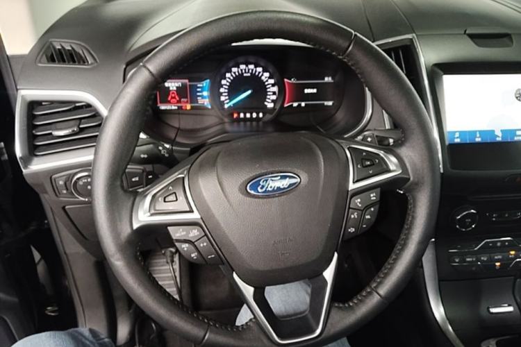 Used Ford Edge 2018 EcoBoost 245 Two-Wheel-Drive Titanium 7-Seater China VI Standard Steering Wheel