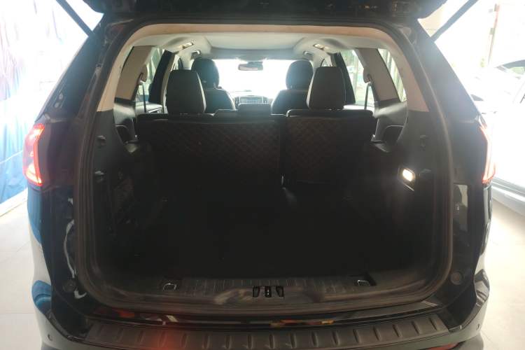 Used Ford Edge 2018 Facelifted EcoBoost 245 Two-Wheel Drive Platinum Edition 5 Seats China VI Standard Trunk