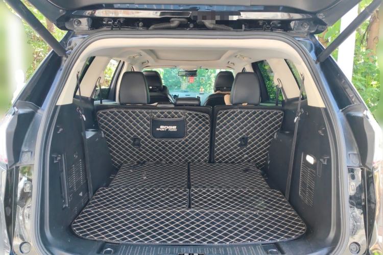 Used Ford Edge 2018 EcoBoost 245 Two-Wheel-Drive Titanium 7-Seater China VI Standard Trunk