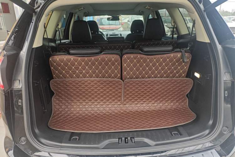 Used Ford Edge 2018 EcoBoost 245 Two-Wheel-Drive Titanium 7-Seater China V Standard Trunk