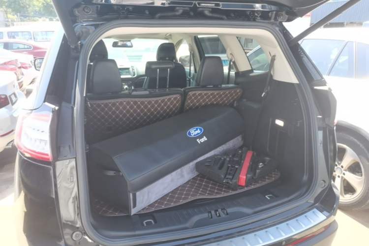 Used Ford Edge 2018 EcoBoost 245 Two-Wheel-Drive Titanium 7-Seater China V Standard Trunk