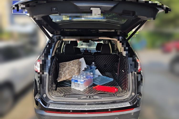 Used Ford Edge 2018 EcoBoost 245 Four-Wheel Drive Titanium 7-Seater Trunk