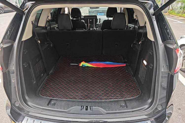 Used Ford Edge 2018 EcoBoost 245 Two-Wheel-Drive Titanium 7-Seater China V Standard Trunk
