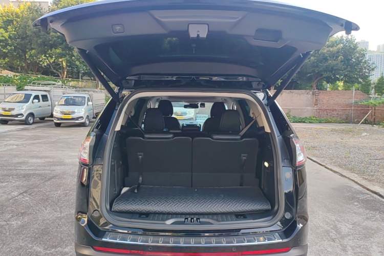 Used Ford Edge 2018 EcoBoost 245 Two-Wheel-Drive Titanium 7-Seater China V Standard Trunk