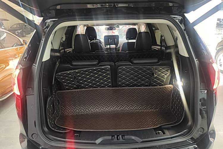 Used Ford Edge 2018 EcoBoost 245 Two-Wheel-Drive Titanium 7-Seater China V Standard Trunk