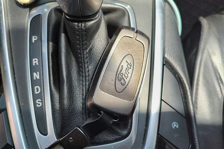 Used Ford Edge 2018 EcoBoost 245 Two-Wheel-Drive Titanium 7-Seater China V Standard Vehicle Key