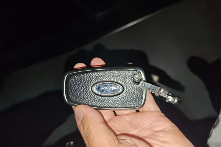 Used Ford Edge 2018 EcoBoost 245 Two-Wheel-Drive Titanium 7-Seater China V Standard Vehicle Key