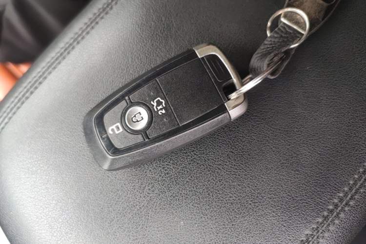 Used Ford Edge 2018 EcoBoost 245 Two-Wheel-Drive Titanium 5-Seater China V Standard Vehicle Key