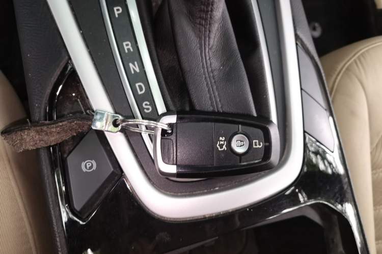 Used Ford Edge 2018 EcoBoost 245 Two-Wheel-Drive Titanium 5-Seater China V Standard Vehicle Key