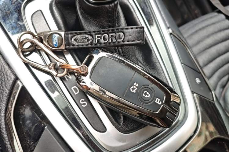 Used Ford Edge 2018 EcoBoost 245 Two-Wheel-Drive Titanium 7-Seater China V Standard Vehicle Key