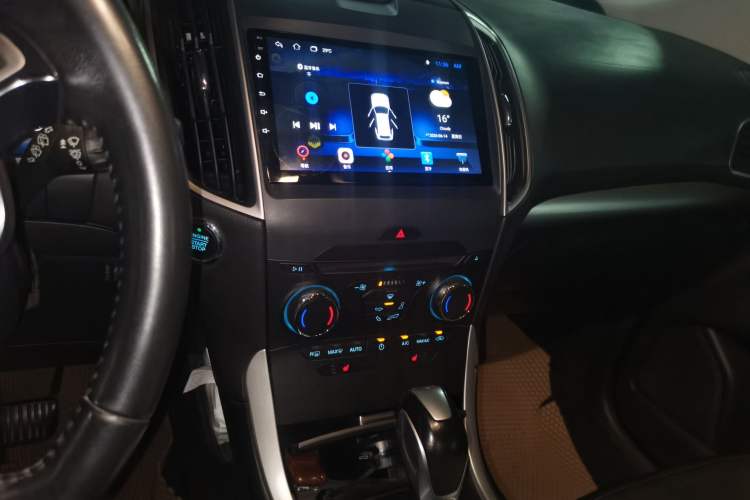 Used Ford Edge 2018 EcoBoost 245 Two-Wheel-Drive Platinum Edition 5 Seats Audio And AC Panel