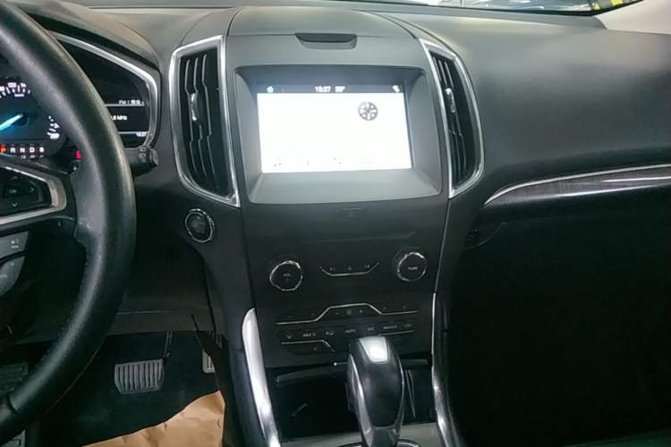 Used Ford Edge 2018 EcoBoost 245 Two-Wheel-Drive Titanium 7-Seater China V Standard Audio And AC Panel