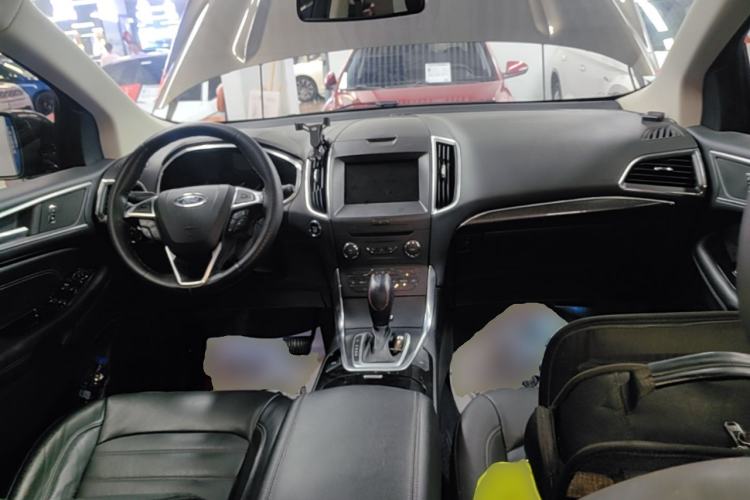 Used Ford Edge 2018 EcoBoost 245 Two-Wheel-Drive Titanium 7-Seater China V Standard Center Console