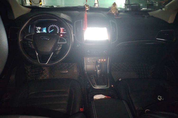 Used Ford Edge 2018 EcoBoost 245 Two-Wheel-Drive Titanium 7-Seater China V Standard Center Console