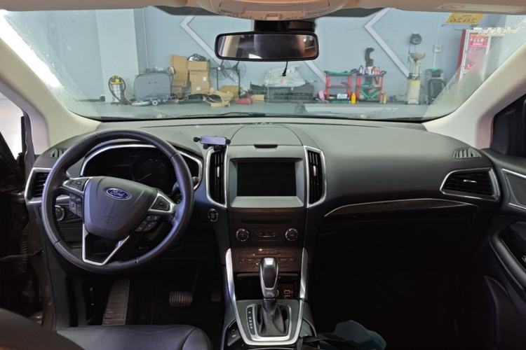 Used Ford Edge 2018 EcoBoost 245 Two-Wheel-Drive Titanium 7-Seater China V Standard Center Console