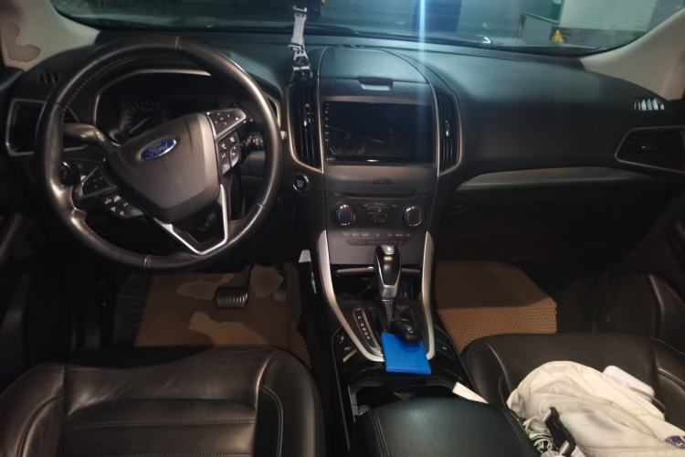 Used Ford Edge 2018 EcoBoost 245 Two-Wheel-Drive Platinum Edition 5 Seats Center Console