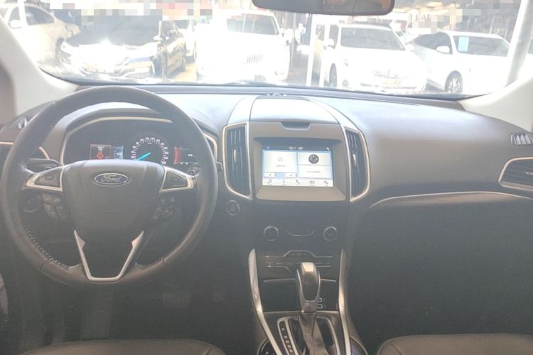 Used Ford Edge 2018 EcoBoost 245 Two-Wheel-Drive Titanium 7-Seater China V Standard Center Console