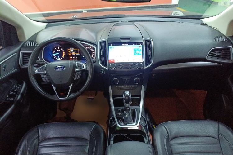 Used Ford Edge 2018 EcoBoost 245 Two-Wheel-Drive Platinum Edition 5 Seats Center Console