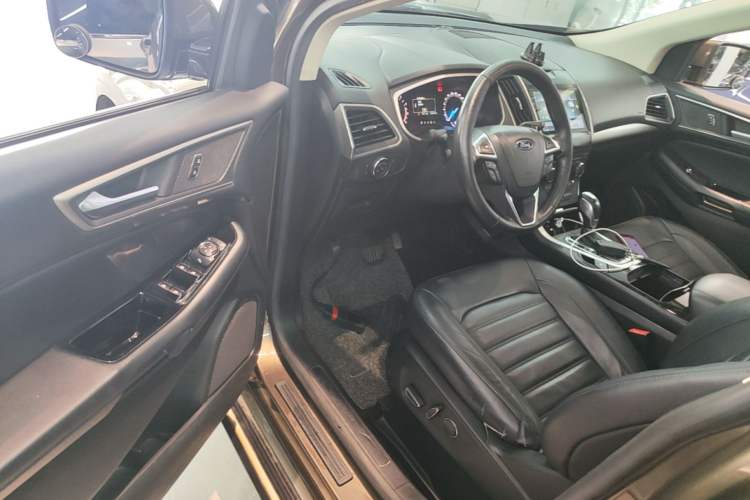 Used Ford Edge 2018 EcoBoost 245 Two-Wheel-Drive Platinum Edition 7-Seater China V Emission Standard Driver Seat