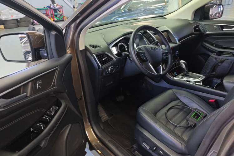 Used Ford Edge 2018 EcoBoost 245 Two-Wheel-Drive Titanium 7-Seater China V Standard Driver Seat