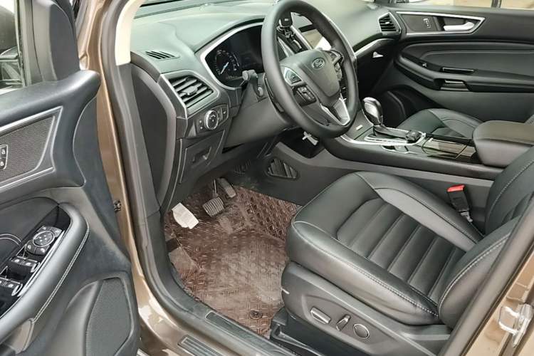 Used Ford Edge 2018 EcoBoost 245 Two-Wheel-Drive Titanium 7-Seater China VI Standard Driver Seat