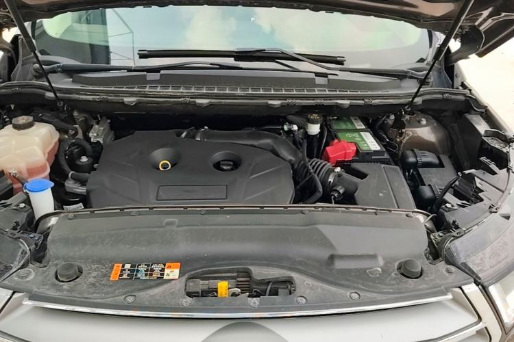 Used Ford Edge 2018 EcoBoost 245 Two-Wheel-Drive Titanium 7-Seater China VI Standard Engine Bay