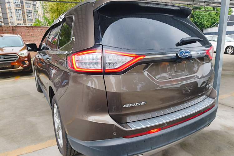 Used Ford Edge 2018 EcoBoost 245 Two-Wheel-Drive Titanium 7-Seater China V Standard Exterior 2
