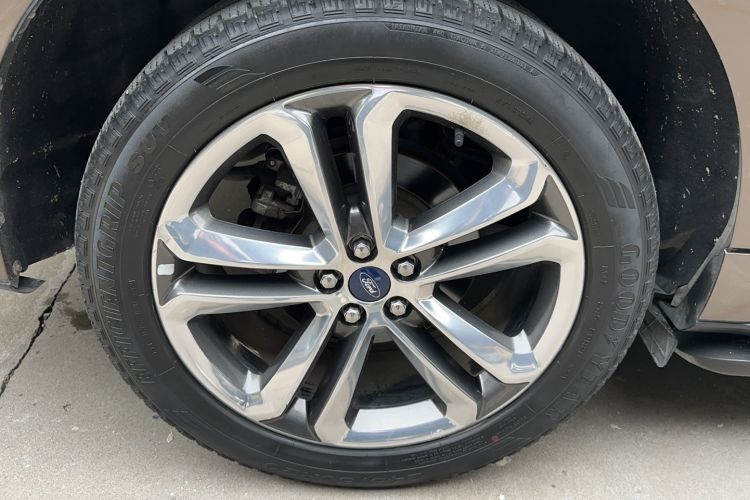 Used Ford Edge 2018 EcoBoost 245 Two-Wheel-Drive Sporty 7-Seater Exterior 5