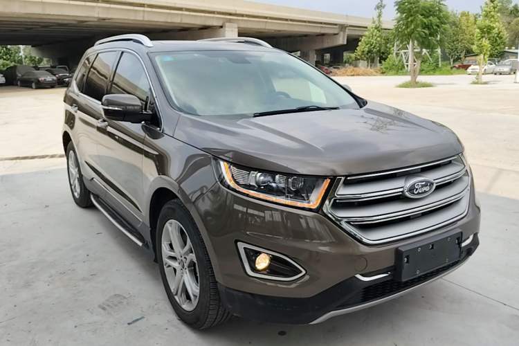 Used Ford Edge 2018 EcoBoost 245 Two-Wheel-Drive Titanium 7-Seater China VI Standard Front Right 45 Deg