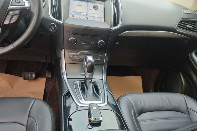 Used Ford Edge 2018 EcoBoost 245 Two-Wheel-Drive Titanium 7-Seater China V Standard Gear Lever