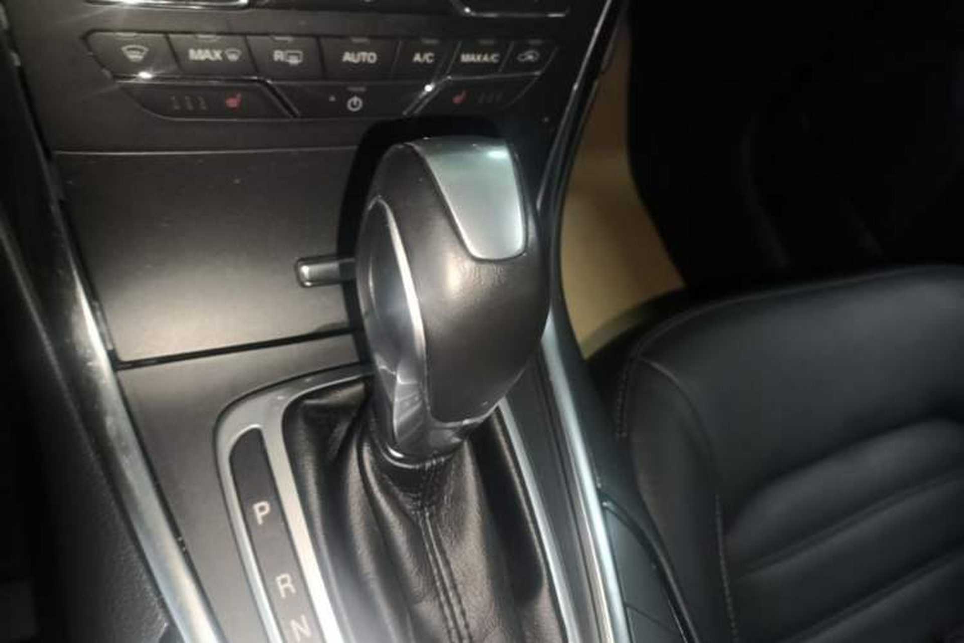 Used Ford Edge 2018 EcoBoost 245 Two-Wheel-Drive Titanium 7-Seater China V Standard Gear Lever