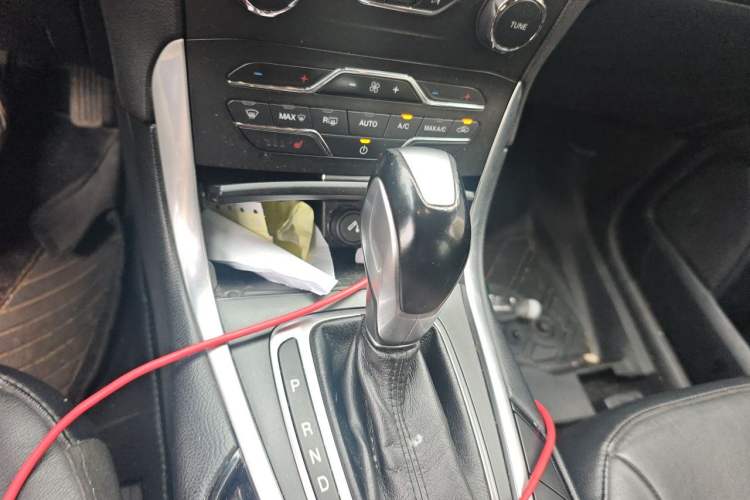 Used Ford Edge 2018 EcoBoost 245 Two-Wheel-Drive Titanium 7-Seater China V Standard Gear Lever