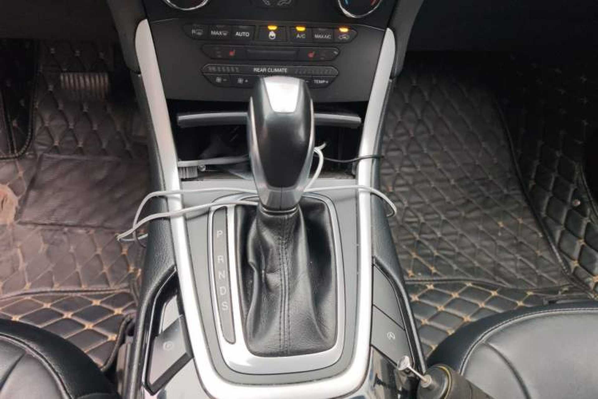 Used Ford Edge 2018 EcoBoost 245 Two-Wheel-Drive Platinum Edition 7-Seater China V Emission Standard Gear Lever