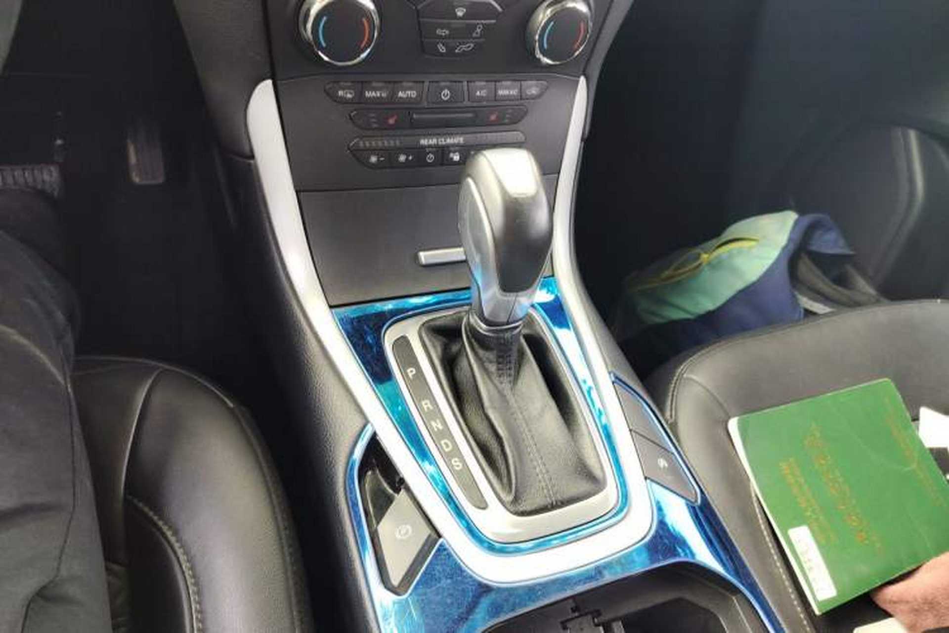 Used Ford Edge 2018 EcoBoost 245 Two-Wheel-Drive Platinum Edition 7-Seater China V Emission Standard Gear Lever