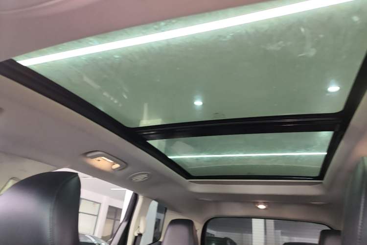 Used Ford Edge 2018 EcoBoost 245 Two-Wheel-Drive Platinum Edition 7-Seater China V Emission Standard Headliner