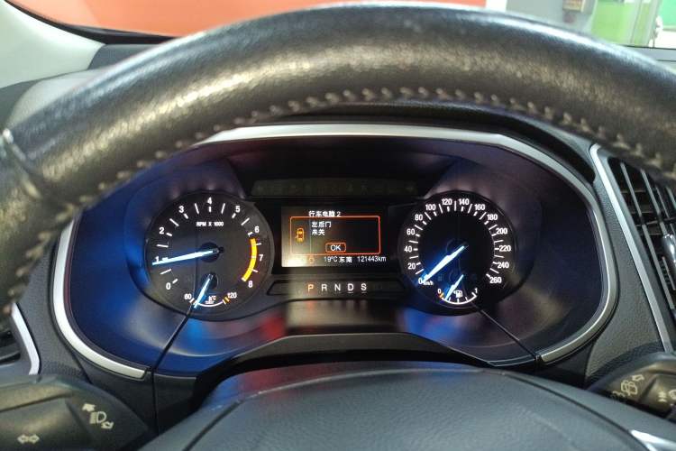 Used Ford Edge 2018 EcoBoost 245 Two-Wheel-Drive Platinum Edition 5 Seats Instrument Cluster