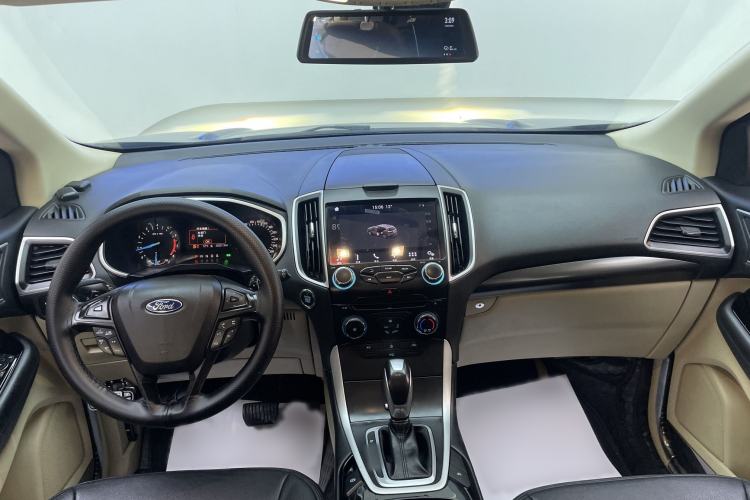 Used Ford Edge 2018 EcoBoost 245 Two-Wheel-Drive Titanium 5-Seater China V Standard Interior 3