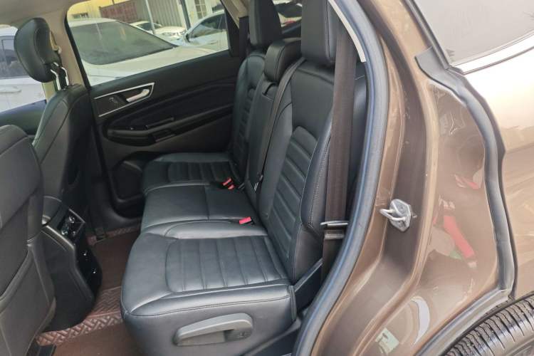 Used Ford Edge 2018 EcoBoost 245 Two-Wheel-Drive Titanium 7-Seater China V Standard Interior 4
