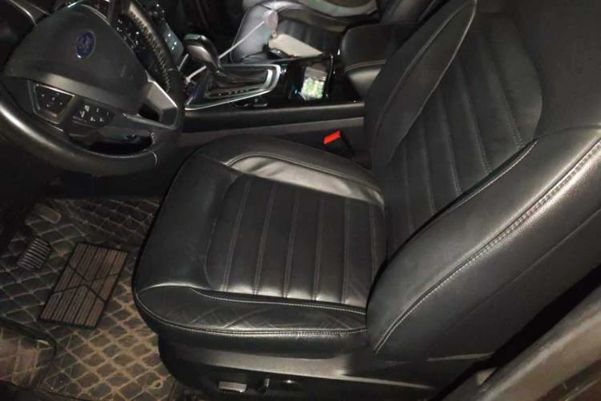 Used Ford Edge 2018 EcoBoost 245 Four-Wheel Drive Titanium 7-Seater Left Front Seat