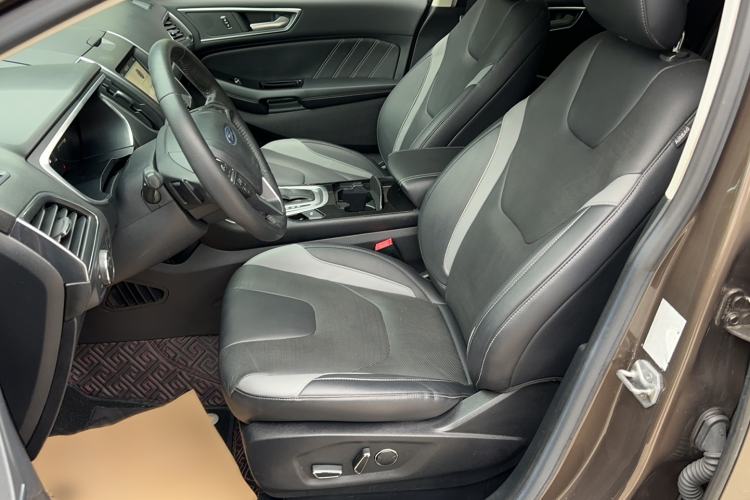 Used Ford Edge 2018 EcoBoost 245 Two-Wheel-Drive Sporty 7-Seater Left Front Seat