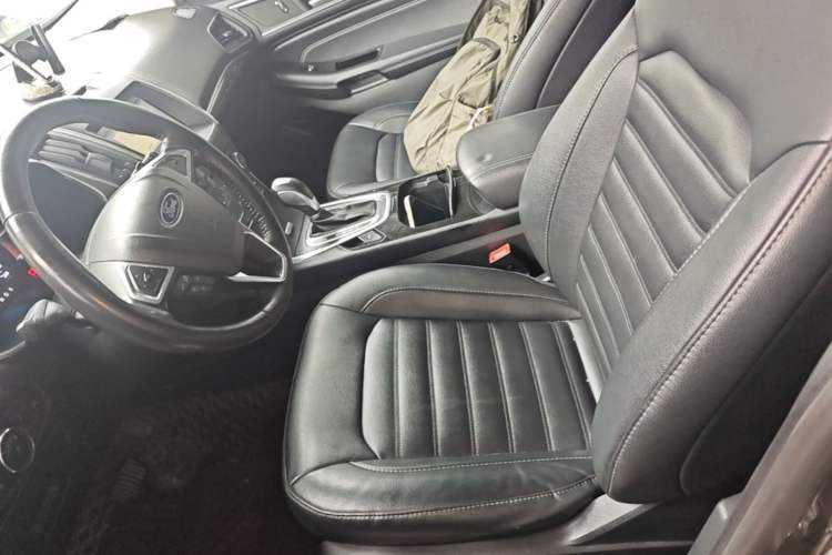 Used Ford Edge 2018 EcoBoost 245 Two-Wheel-Drive Titanium 7-Seater China VI Standard Left Front Seat