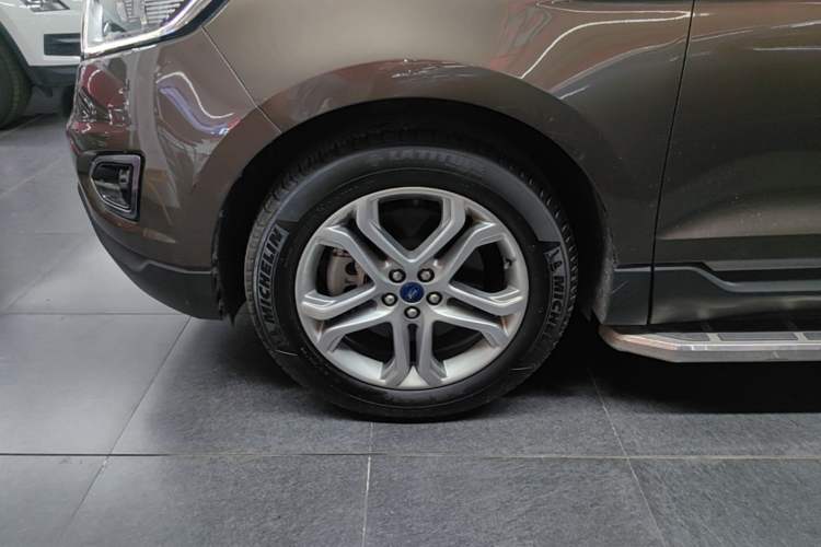 Used Ford Edge 2018 EcoBoost 245 Two-Wheel-Drive Titanium 7-Seater China V Standard Left Front Wheel Hub
