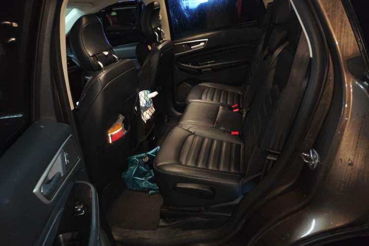 Used Ford Edge 2018 EcoBoost 245 Two-Wheel-Drive Titanium 7-Seater China VI Standard Left Rear Seat