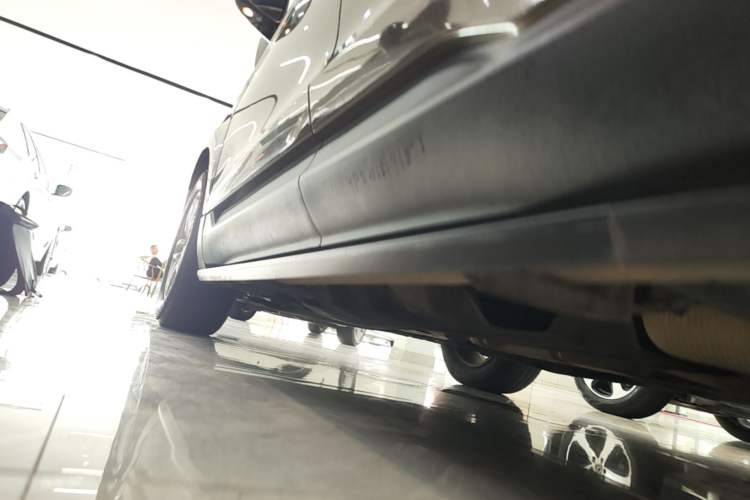 Used Ford Edge 2018 EcoBoost 245 Two-Wheel-Drive Platinum Edition 7-Seater China V Emission Standard Left Side Sill
