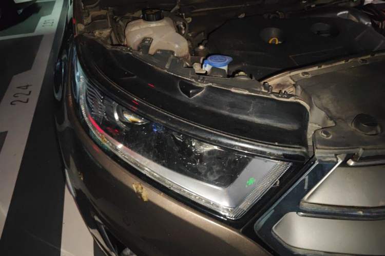 Used Ford Edge 2018 EcoBoost 245 Two-Wheel-Drive Titanium 7-Seater China VI Standard Right Front Headlight