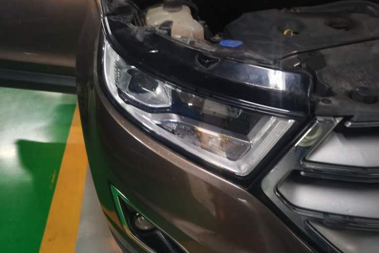 Used Ford Edge 2018 EcoBoost 245 Two-Wheel-Drive Platinum Edition 5 Seats Right Front Headlight