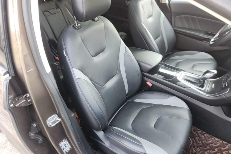 Used Ford Edge 2018 EcoBoost 245 Four-Wheel Drive Sporty 7-Seater China V Standard Right Front Seat