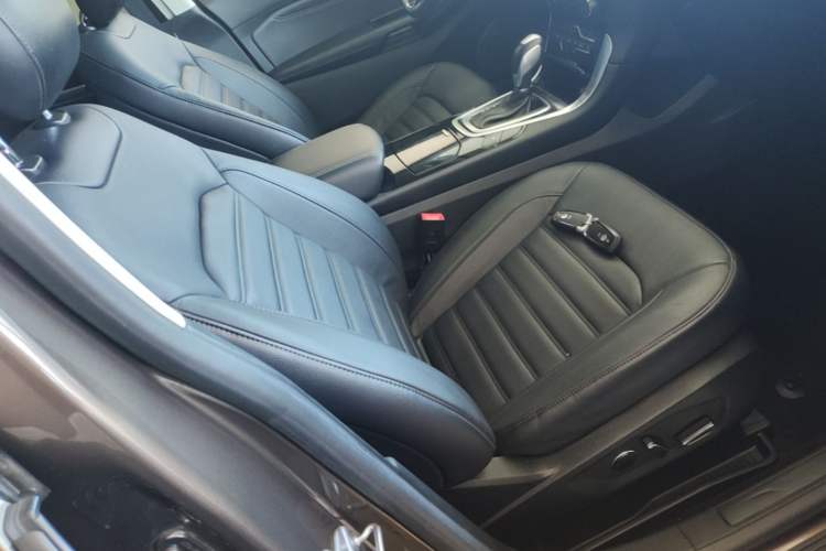 Used Ford Edge 2018 EcoBoost 245 Two-Wheel-Drive Titanium 7-Seater China V Standard Right Front Seat