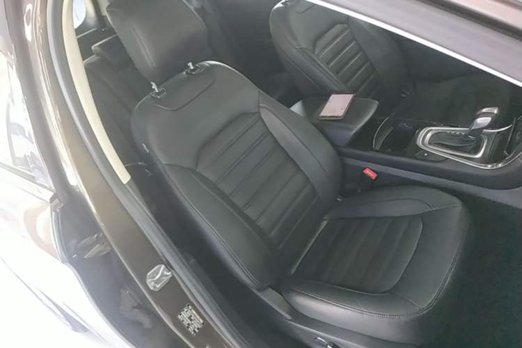 Used Ford Edge 2018 EcoBoost 245 Two-Wheel-Drive Titanium 7-Seater China V Standard Right Front Seat