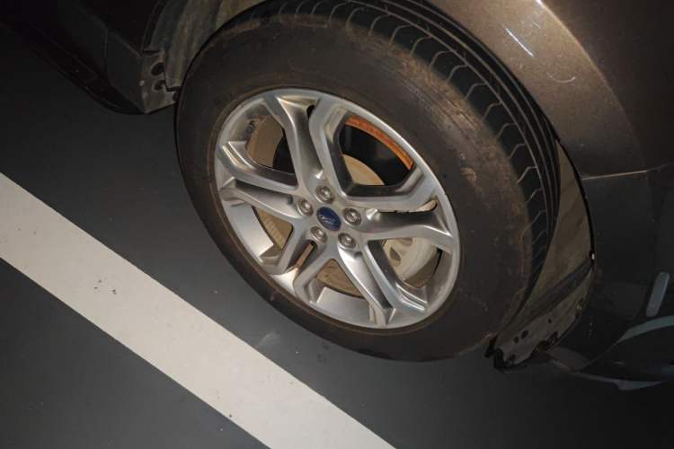 Used Ford Edge 2018 EcoBoost 245 Two-Wheel-Drive Titanium 7-Seater China VI Standard Right Front Wheel Hub